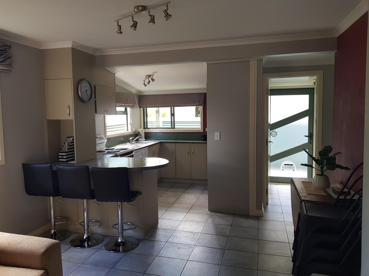 Central Taupo Townhouse 外观 照片